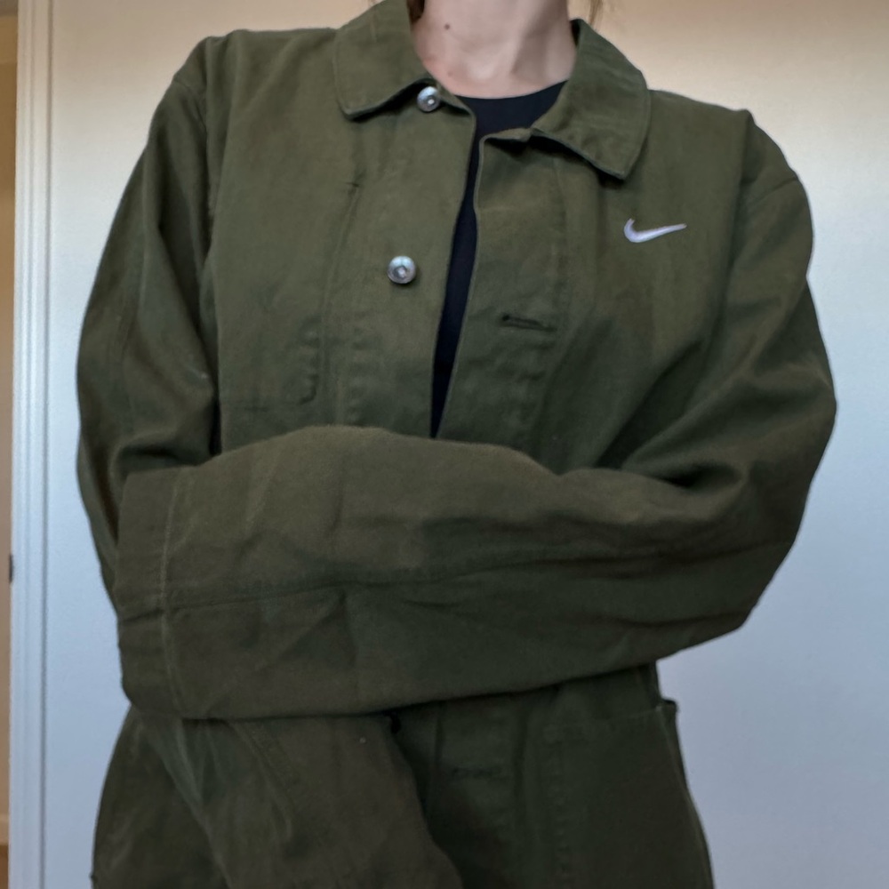 Nike Women’s Oversize Khaki Green Shirt Jacket - Picture 5 of 5